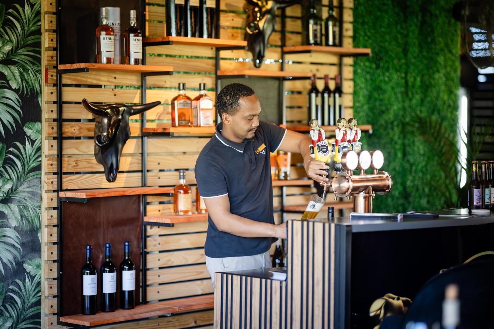 Wagyu Mountain Lodge Paarl Buitenkant foto