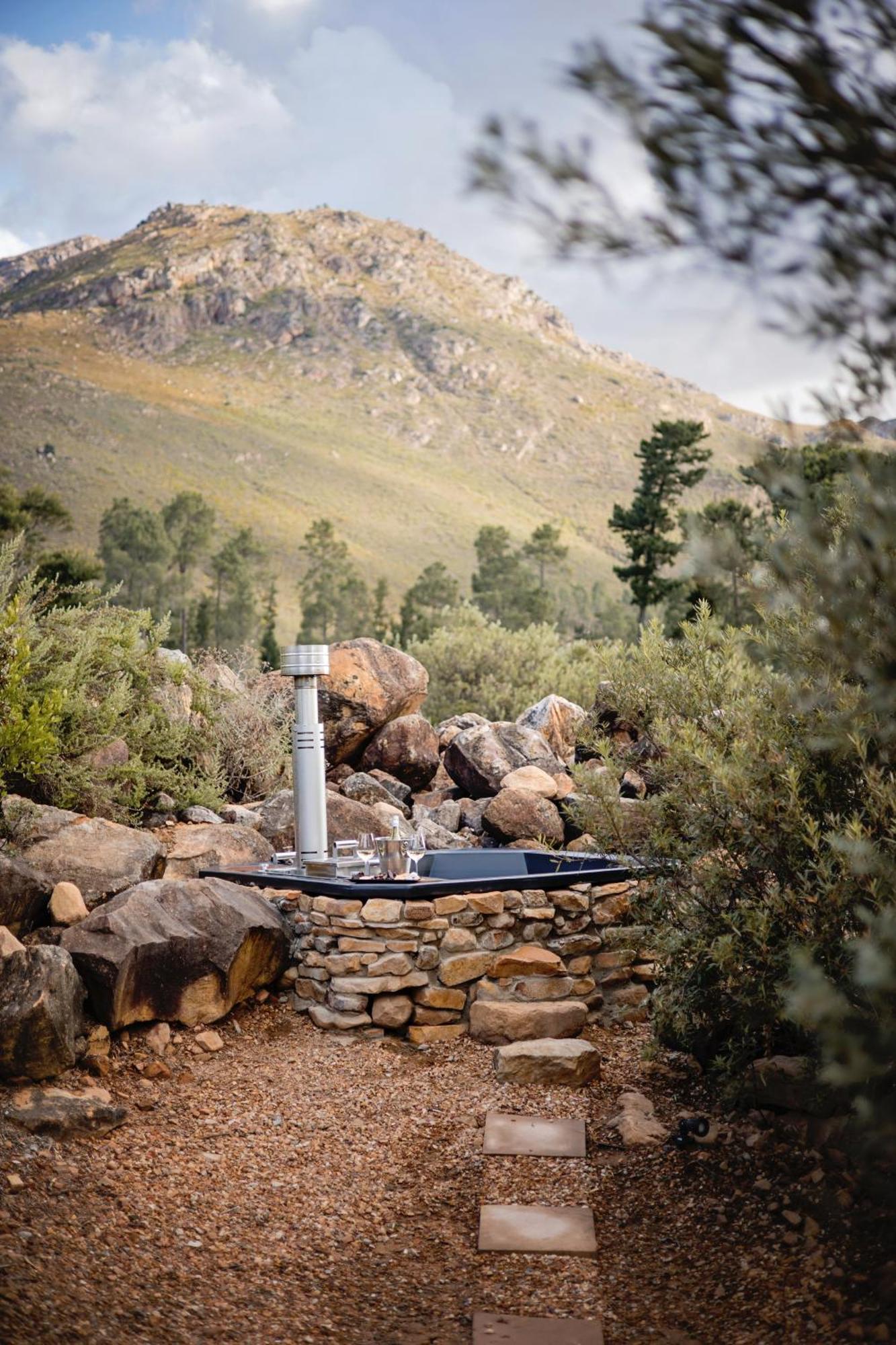 Wagyu Mountain Lodge Paarl Buitenkant foto